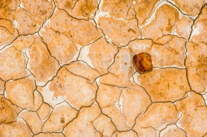 Joints in clay with pebble. Riotinto. Huelva. Spain.