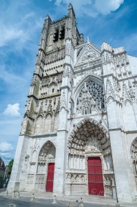 Catedral de la Ciudad medieval de Auxerre. Borgoña. Francia.
