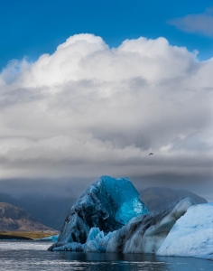 Pequeños icebergs en el glaciar Jökulsárlón. Islandia.