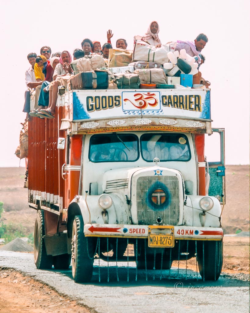 Collective transport. Madhya Pradesh. India.
