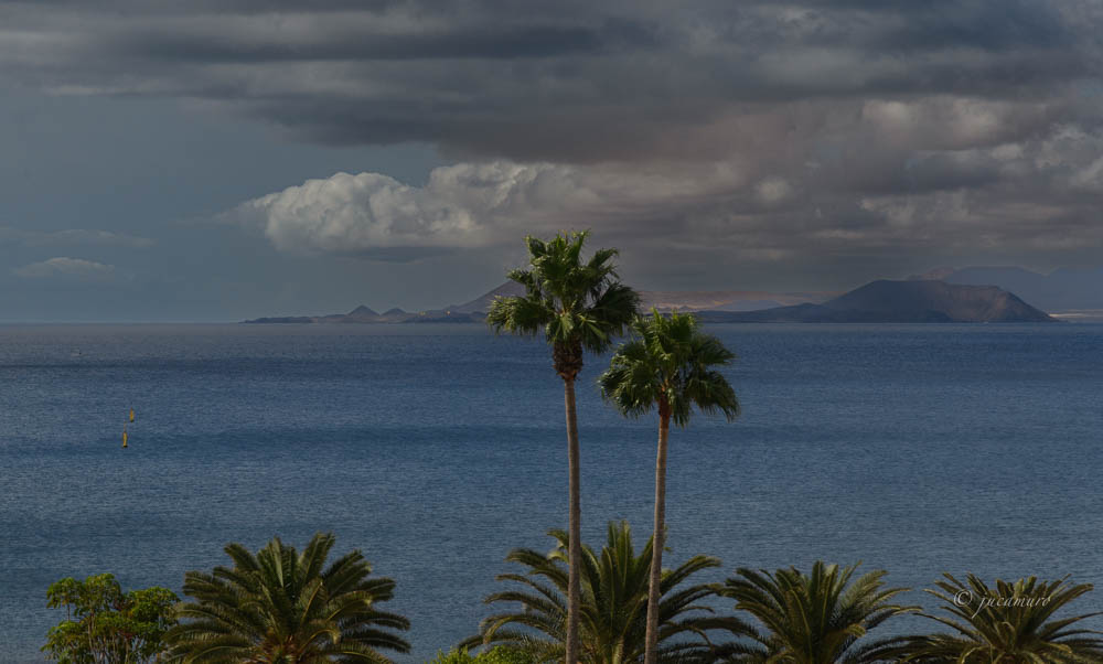 Islet of Lobos and Island of Fuerteventura sighted from the south of Lanzarote