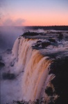Cataratas de Iguazú. Convergencia fronteriza de Argentina, Brasil y Paraguay.