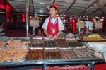Puesto callejero de comida tradicional china. Pekín. China.