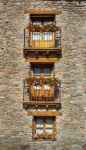 Ventanas con flores. Aragón. Plan. Pirineos. Huesca.