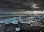 Bloques de hielo en la rompiente. Diamond Beach.