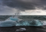 Bloques de hielo en la rompiente. Diamond Beach.