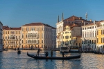 Ambiente del Gran Canal al amanecer.