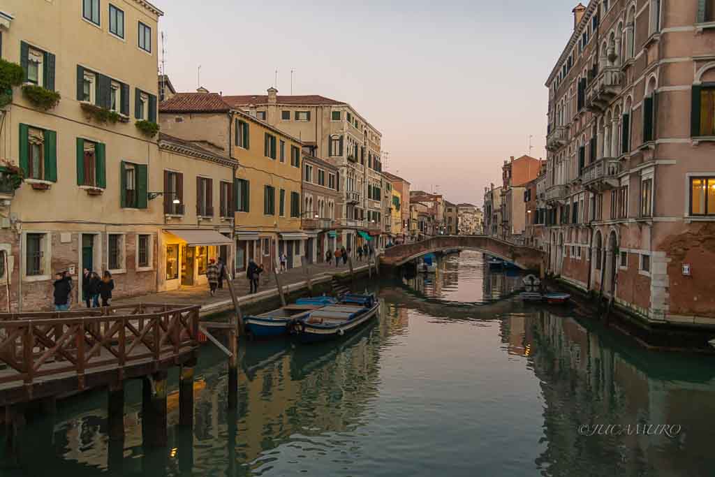 Canal en el gueto.