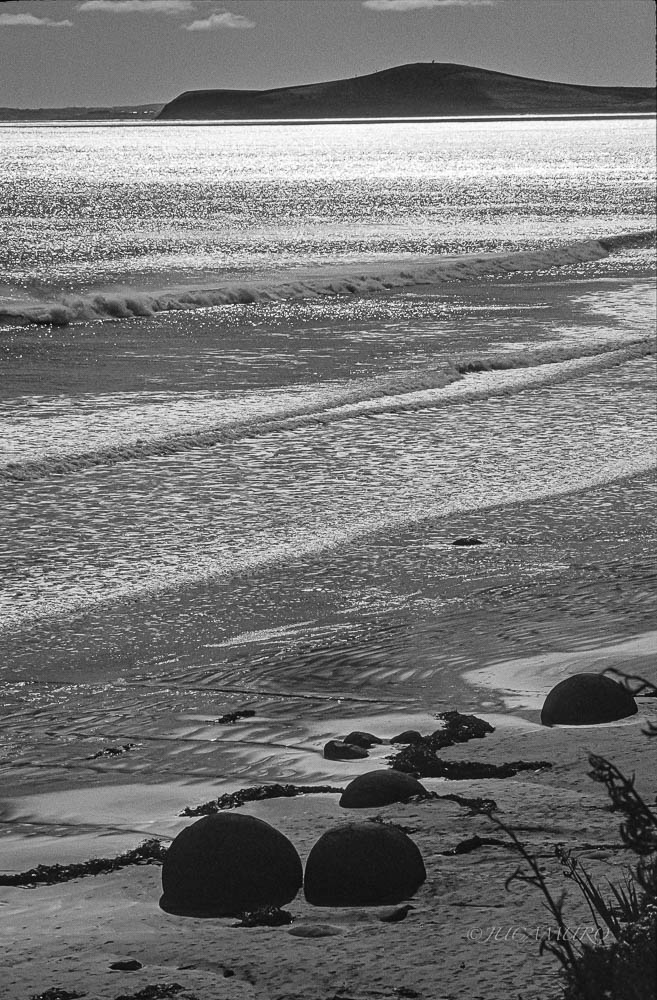 Moeraki rock spheres. Koekohe Beach. New Zealand.