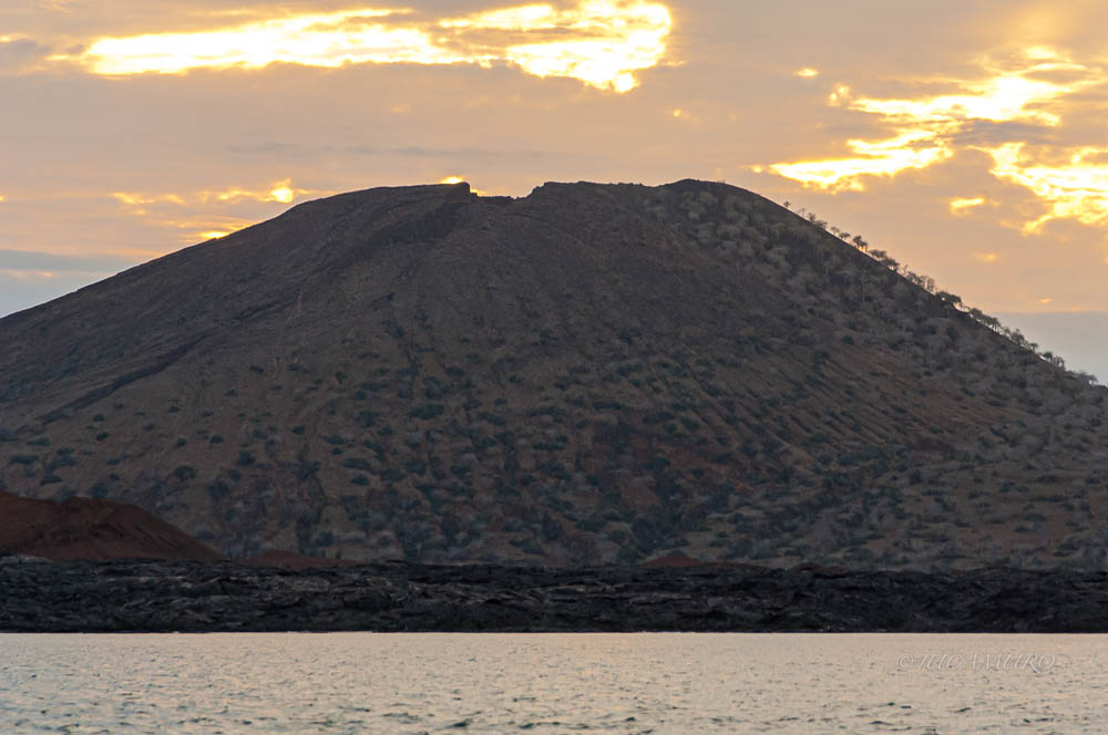 Cono volcánico. Isla Floreana. Islas Galápagos. Ecuador. Sudamérica.